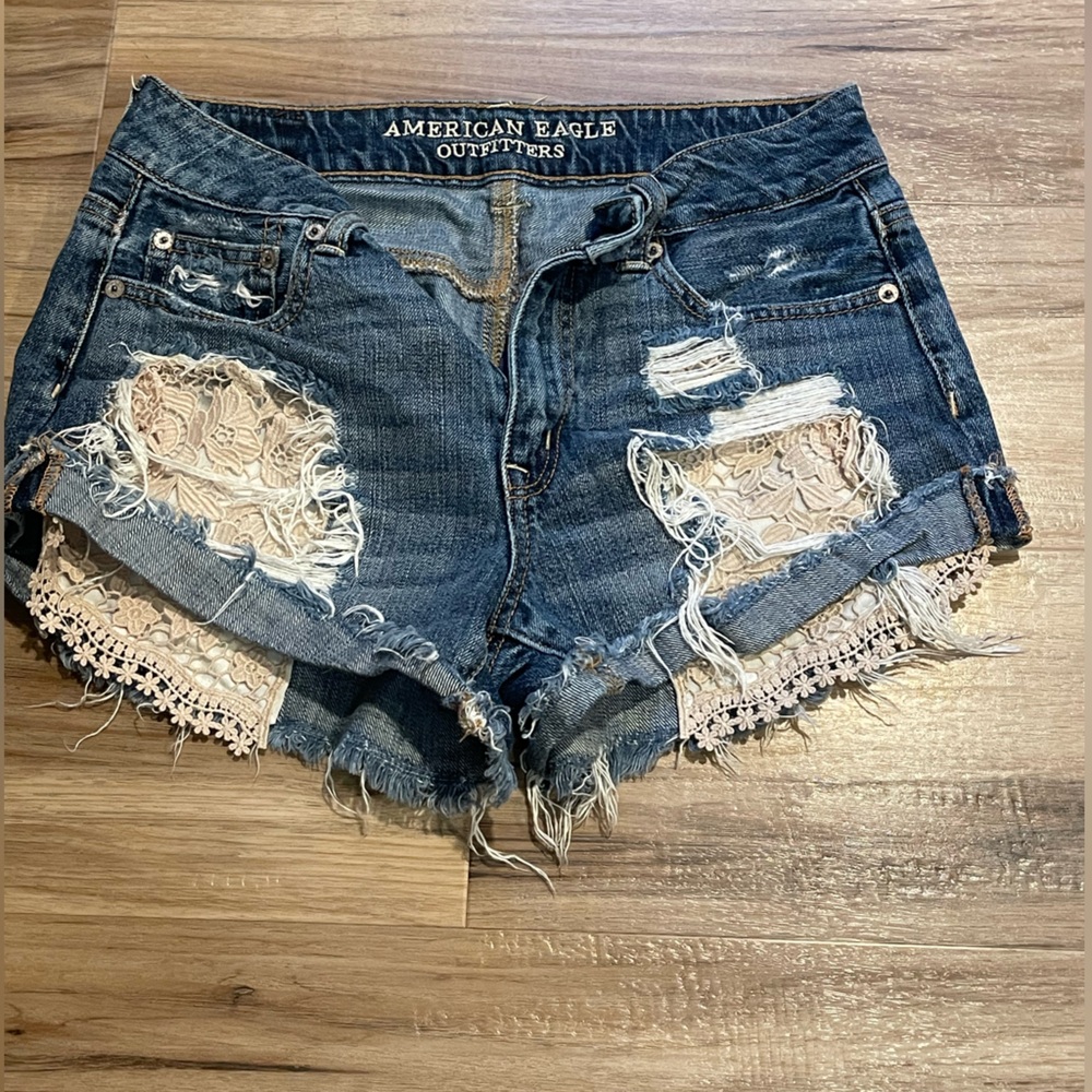 American Eagle Outfitters Women's Distressed Blue Jeans